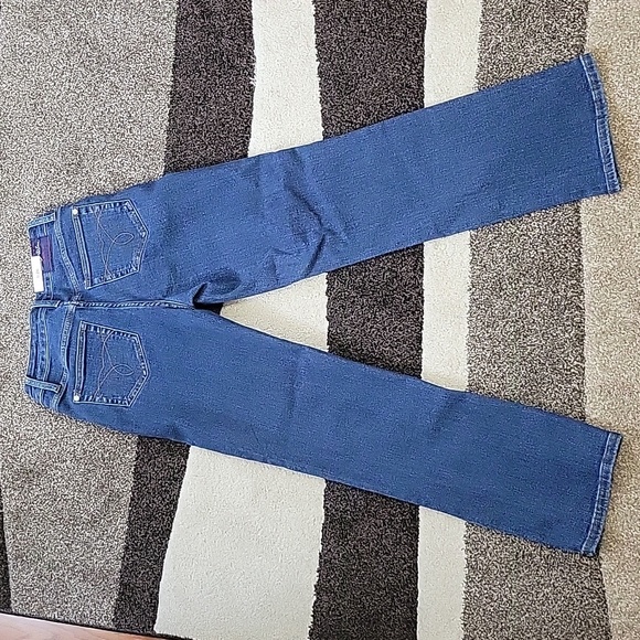 NEW Judy Blue Straight Leg Jeans - Picture 3 of 3